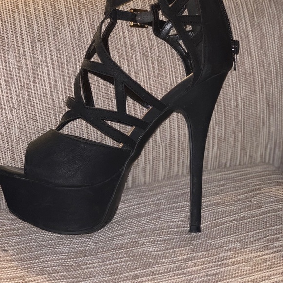 Black platform shoe - Picture 5 of 5